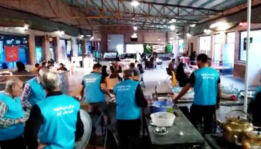 توزيع 200 هزار پرس غذاي گرم در بين زائران حسيني در موکب سيدالشهدا آوج